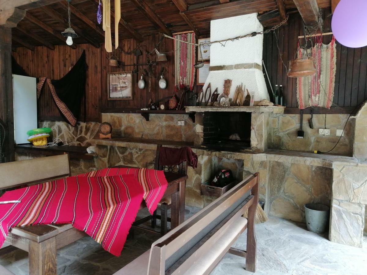 Къща Цвети-1 Трявна Hotel Bangeytsi Bagian luar foto